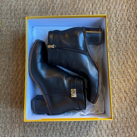 Fendi Ankle Boots - Picture 4 of 10